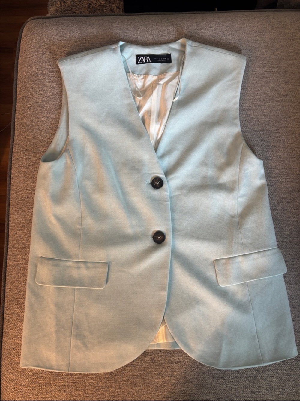 ZARA Colarless V-neck Flap Pocket Vest